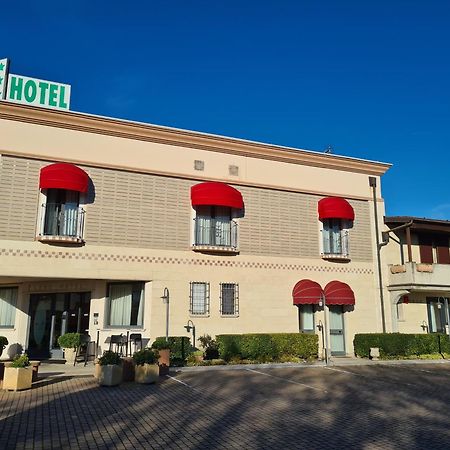 Hotel Lenotel ภายนอก รูปภาพ