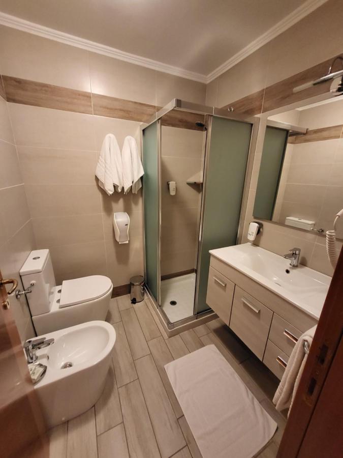 Hotel Lenotel ภายนอก รูปภาพ